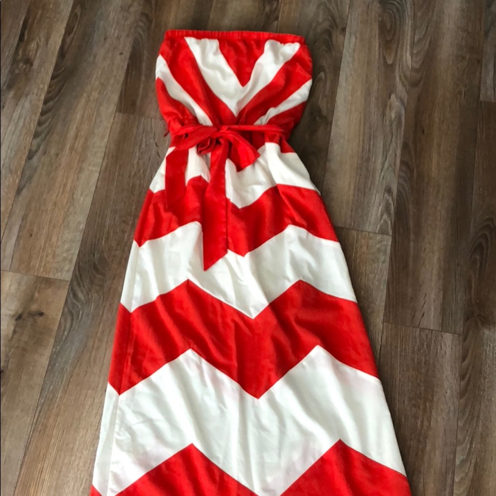 White and red chevron maxi